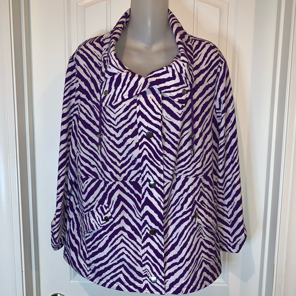 Chico’s Zenergy Purple & White Jacket.